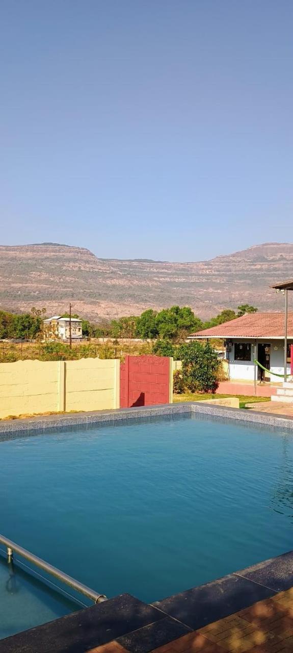 Hotel Sai Farm à Karjat Extérieur photo