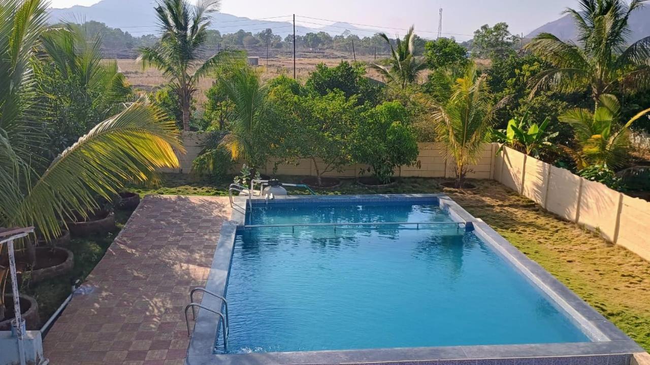 Hotel Sai Farm à Karjat Extérieur photo
