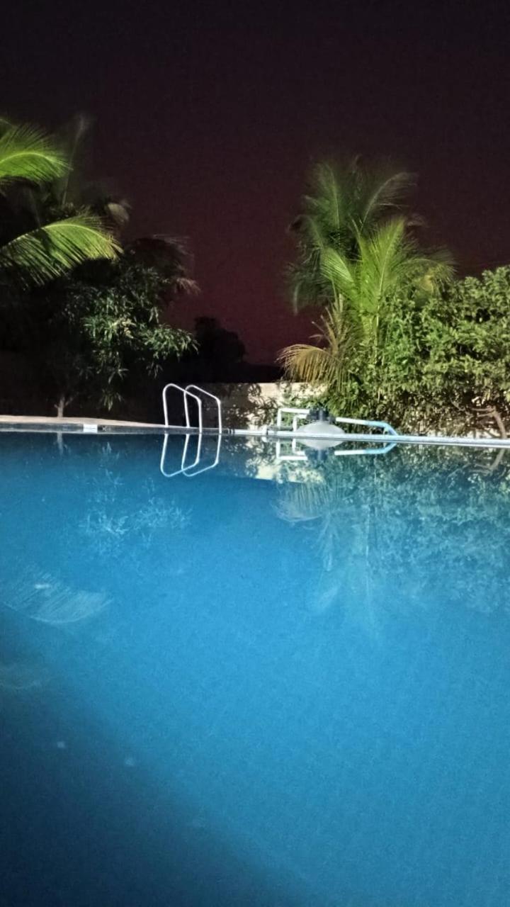 Hotel Sai Farm à Karjat Extérieur photo